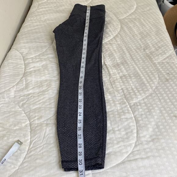 Athleta Crop Leggings XS. See Video - Picture 9 of 11